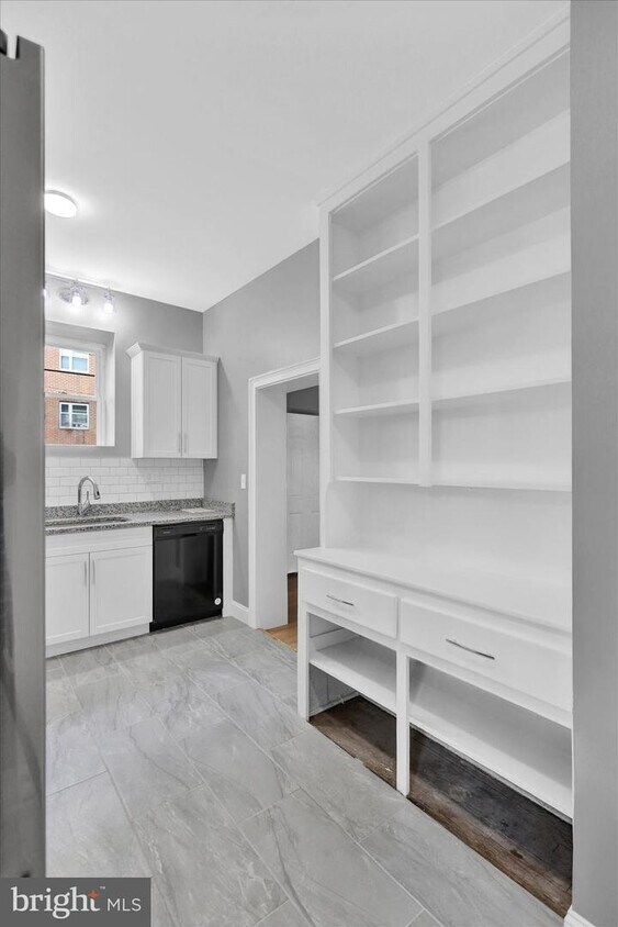 217 W Washington St Unit B, Hagerstown, MD 21740 Room for Rent in