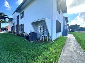 Building Photo - 2740 W 63rd Pl