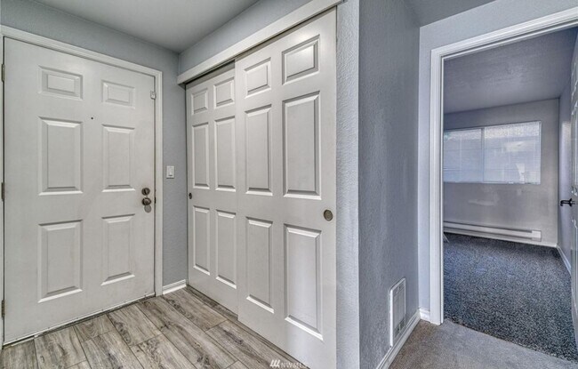 Entry - 1750 W Sunn Fjord Ln