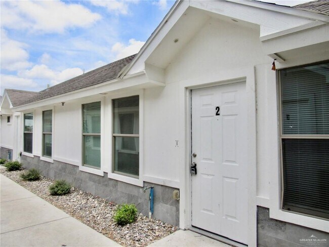 Foto del edificio - 15 W Harrison Ave