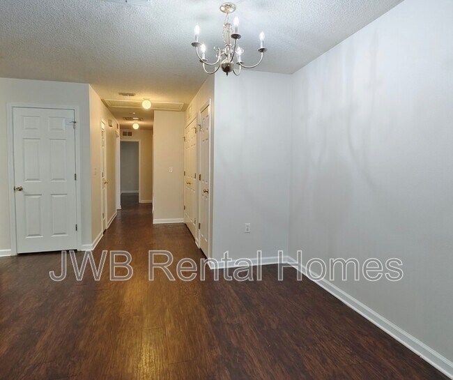 Foto del edificio - 1327 Pangola Dr