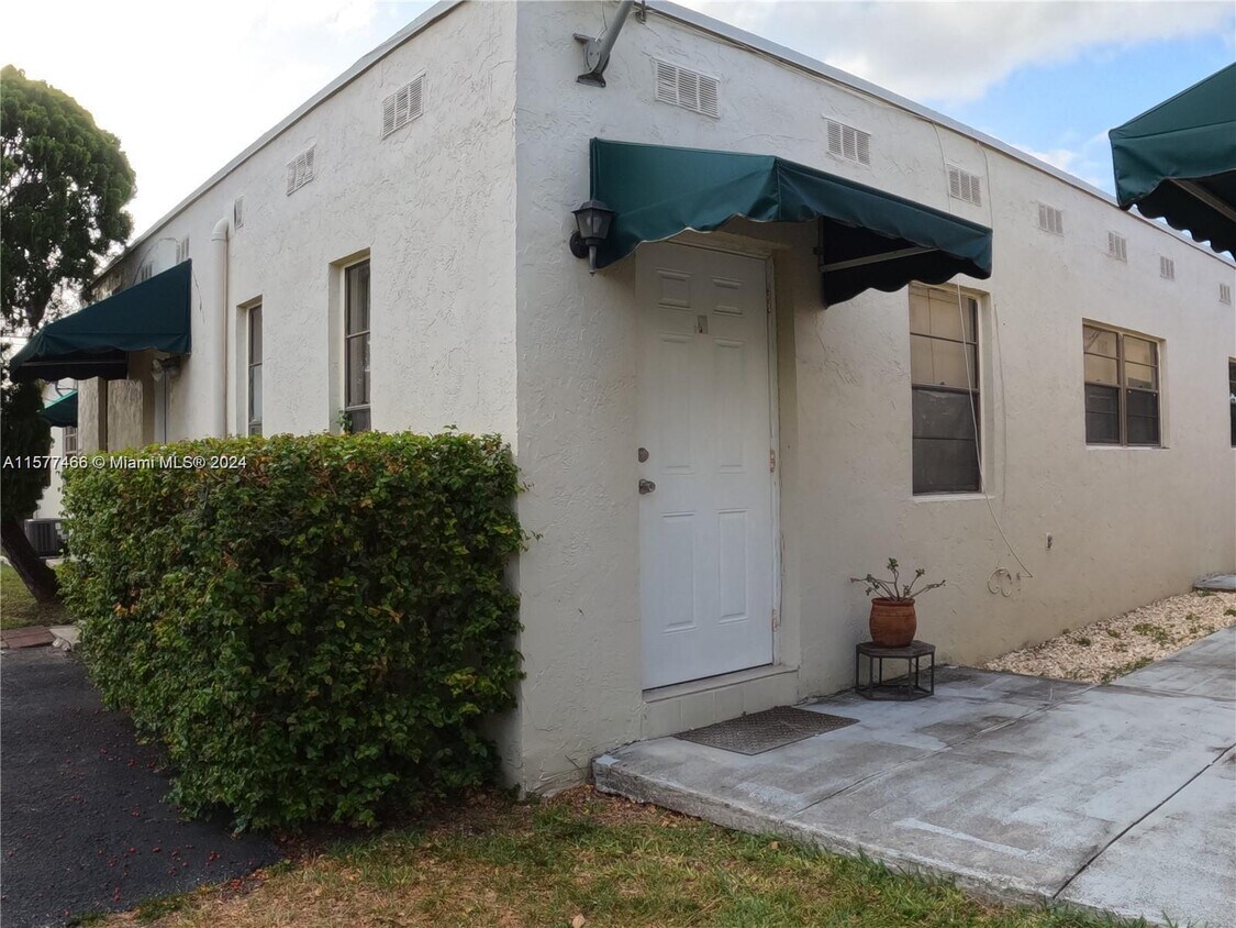 Primary Photo - 1680 Harding St