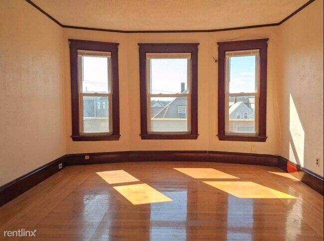 Foto del edificio - 4 br, 2 bath  - 31 Whitman St Apt 3