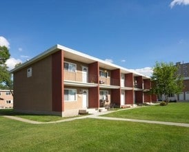 Building Photo - Pleasantview Townhomes