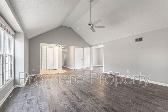 Foto del edificio - 1011 SW Lorman Dr