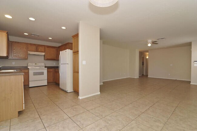 Building Photo - Great-room floor plan with 4 bedrooms PLUS...