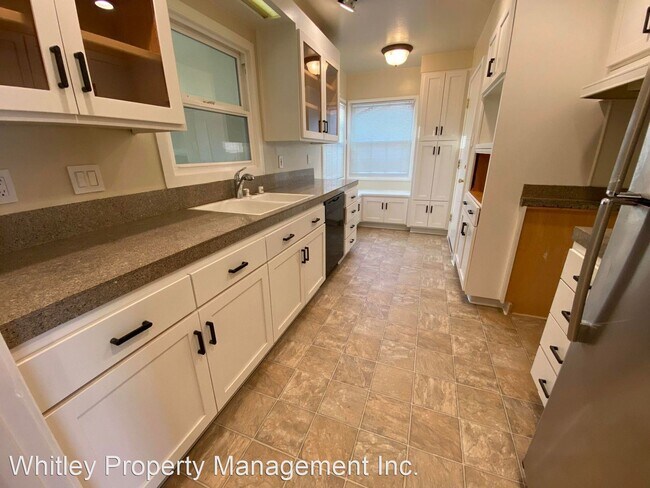 Building Photo - 2 br, 1 bath House - 945 Hall Street