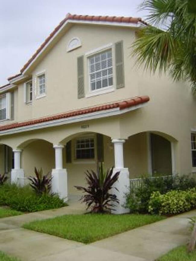 Centrally Located 3BR Townhome Near Everything Delray Beach Has to Offer - Centrally Located 3BR Townhome Near Everything Delray Beach Has to Offer
