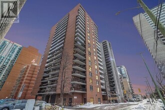 Building Photo - 475-475 Laurier Ave W