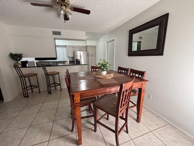 Building Photo - 3 Bedroom - 2 Bath Pool Home