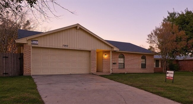 Building Photo - 1003 N 4th St