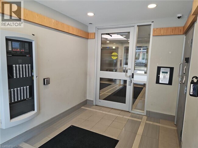 Building Photo - 258B SUNVIEW Street Unit# 255
