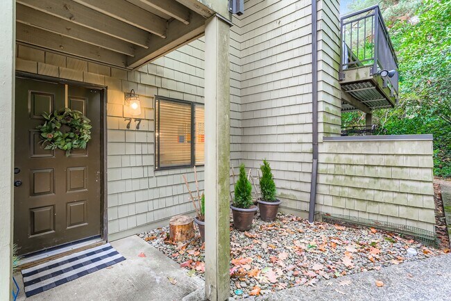 Photo - 77 Galen St Townhome