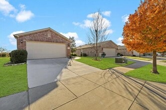 Building Photo - 245 Mariposa Ln