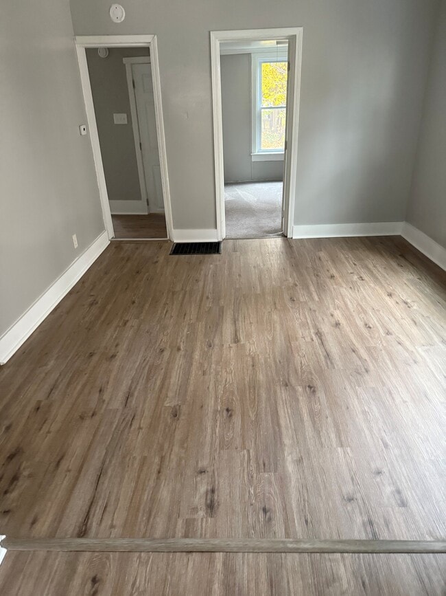 dining room - 9 East Ave