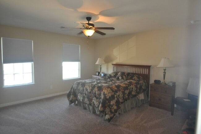 Building Photo - 142 Vineland Pkwy Dr