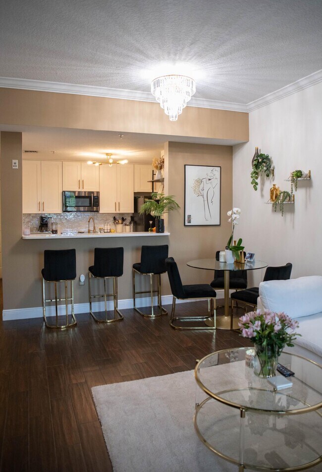 Building Photo - 1203 Town Center Dr