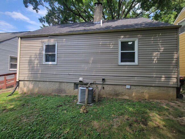Building Photo - 6427 Mayflower Ave
