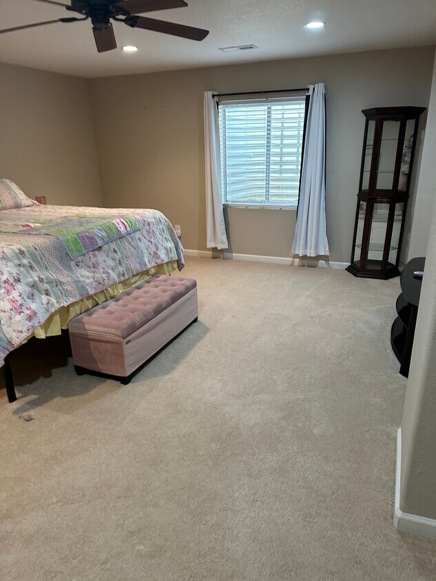 Building Photo - 22036 Hill Gail Way