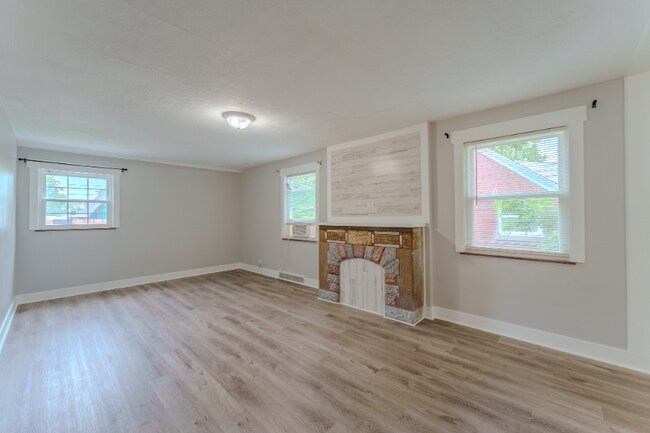 Foto del edificio - 5612 Colerain Ave