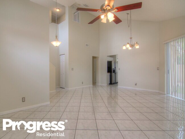 Building Photo - 6083 NW 45th Ave