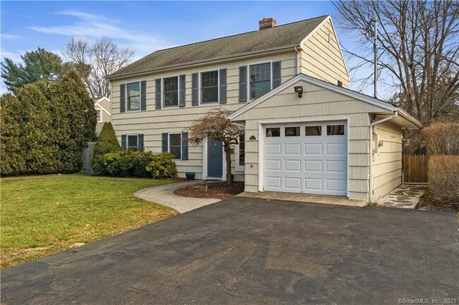 Building Photo - 29 Saddle Rd