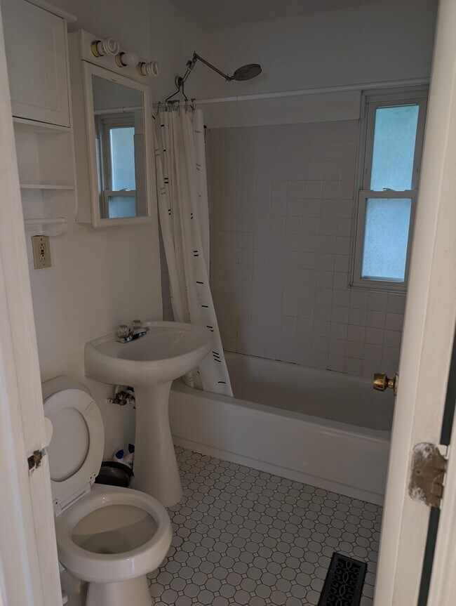 Bathroom - tub and shower - 1720 S Clinton St