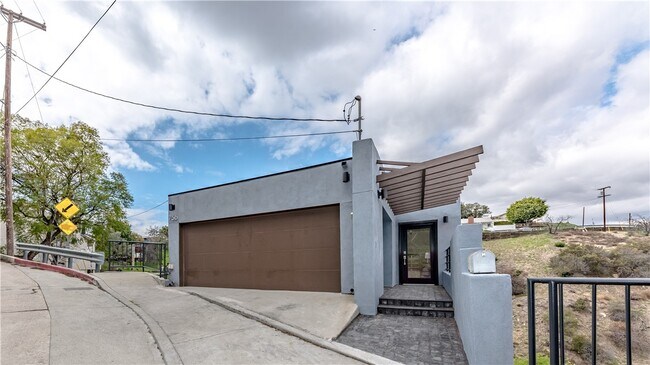 Foto del edificio - 756 Quail Dr