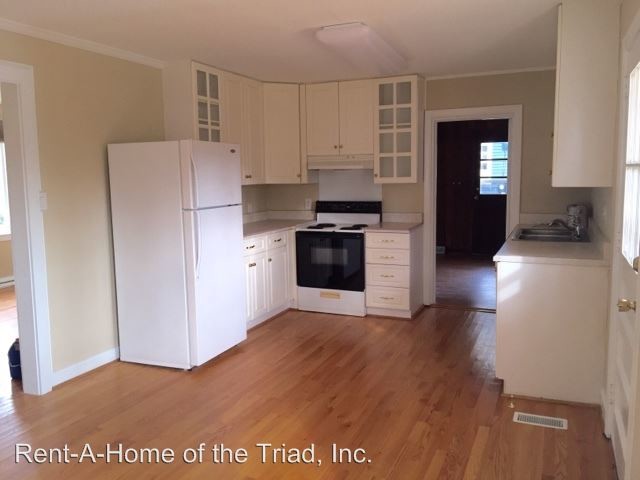 Building Photo - 3 br, 2 bath House - 1402 North Elam Avenue