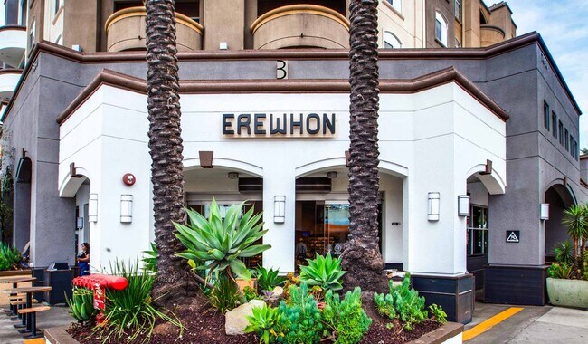 El mercado de Erewhon está justo abajo. - Broadcast Center