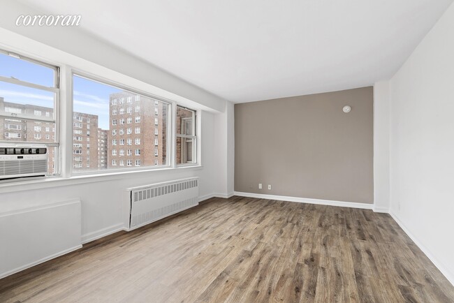 Building Photo - 15 W 139th St