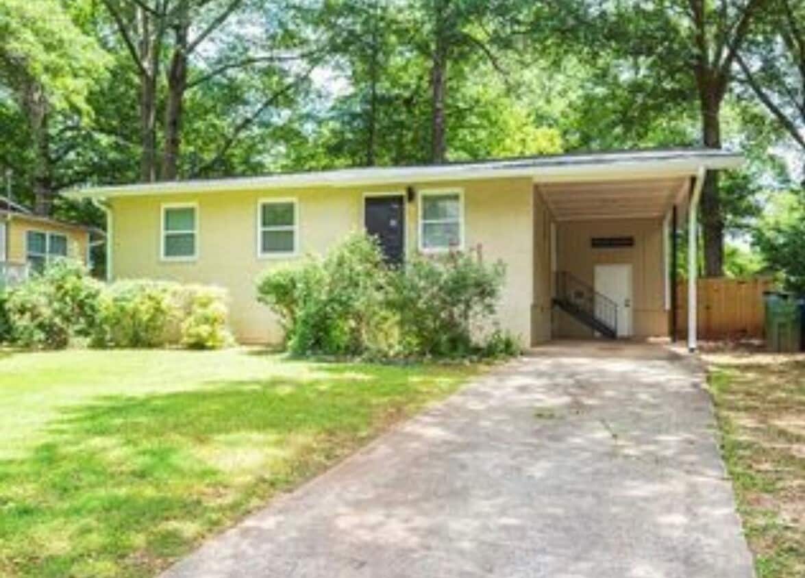 Perfect Location! - Perfect Location!