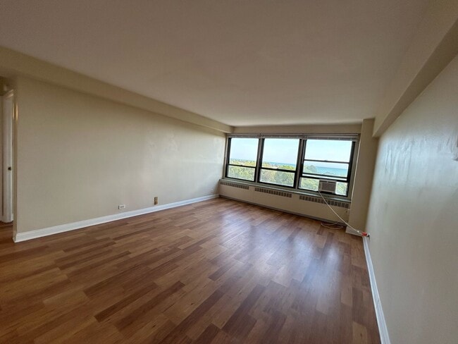 Building Photo - 4180 N Marine Dr