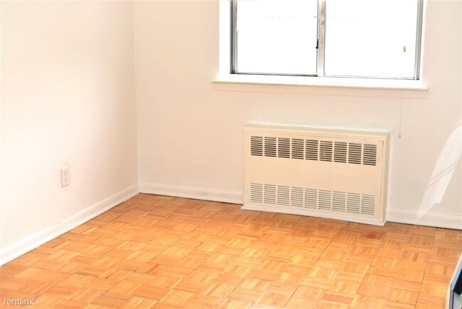 Foto del edificio - 2427 43rd St