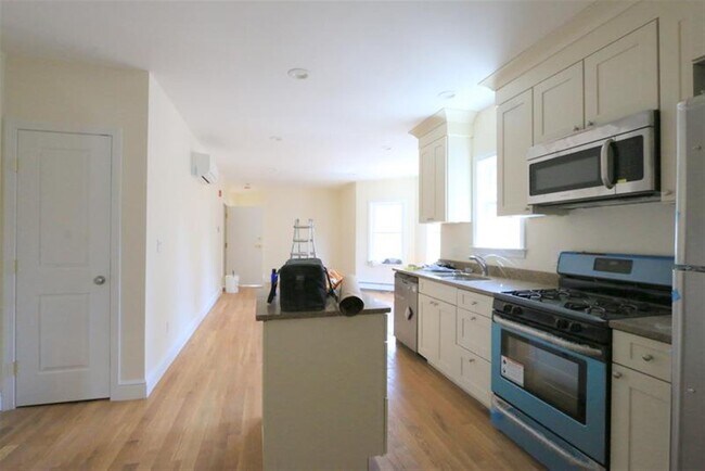 Building Photo - 221 Massachusetts Ave