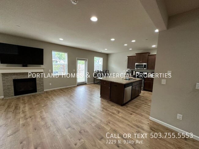 Building Photo - Beautiful Camas Home with 4-bedrooms + Lar...
