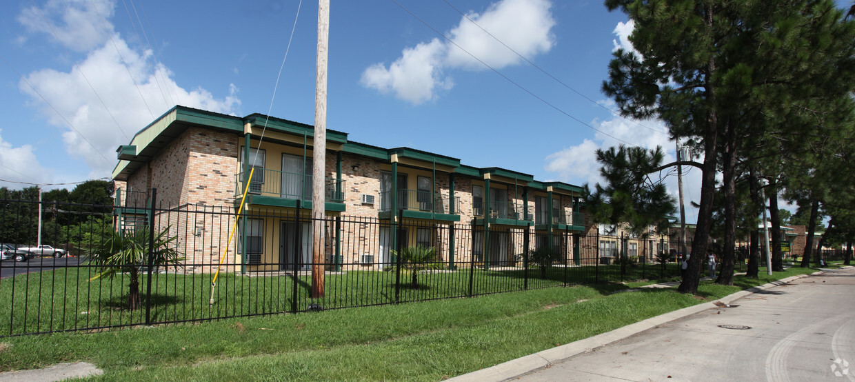 Building Photo - Skyview Terrace