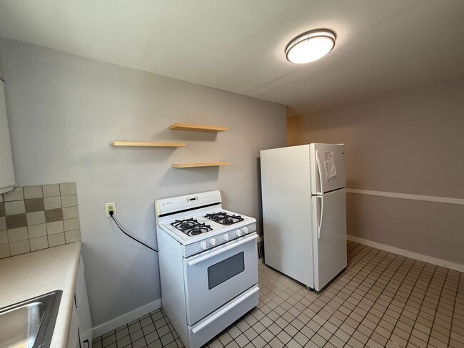 Building Photo - 1-bed 1-bath – Heritage Hill Apartment