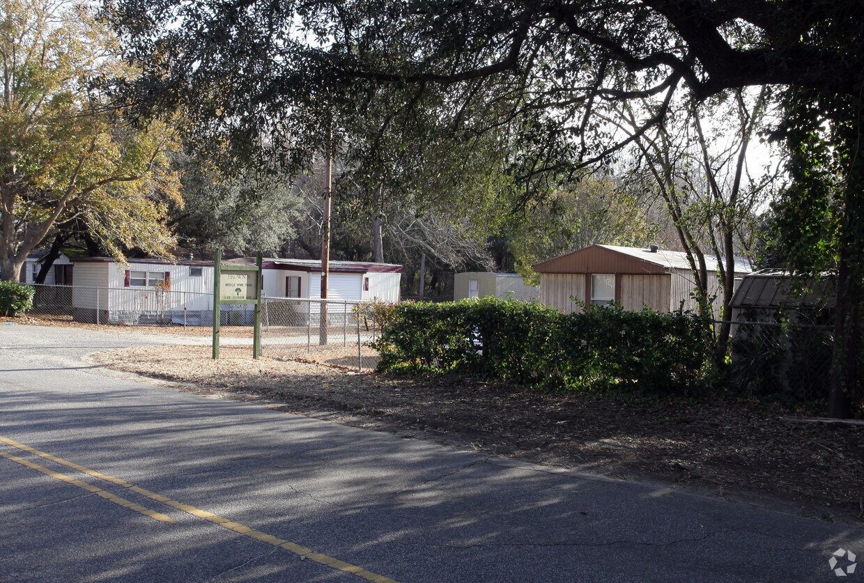 Primary Photo - 1245 Dickson Ave