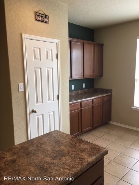Building Photo - 3 br, 2 bath House - 9310 Palomino Path