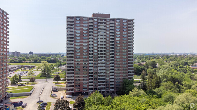 Building Photo - Humberview I & II