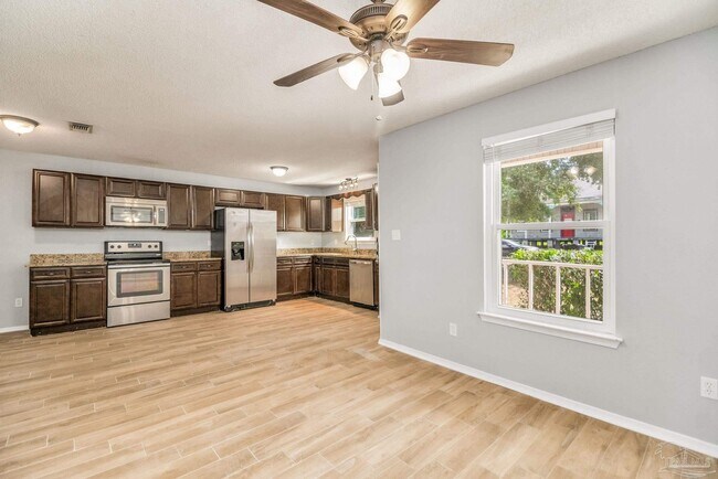 Foto del edificio - 411 N Coyle St