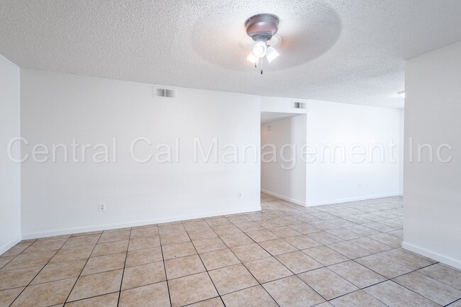 Building Photo - 3308 Loyalton Ave