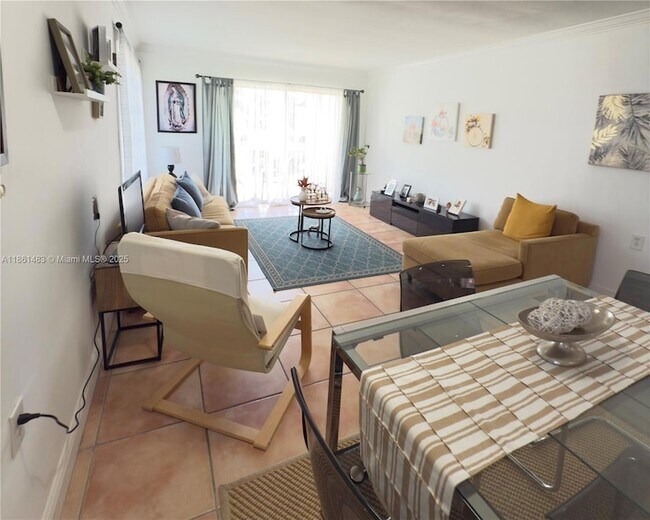 Foto del edificio - 1631 NE 114th St