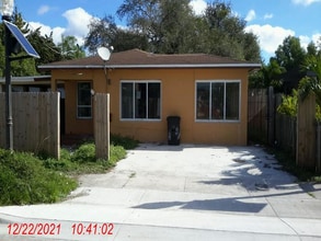 Building Photo - 640 NW 15th Terrace