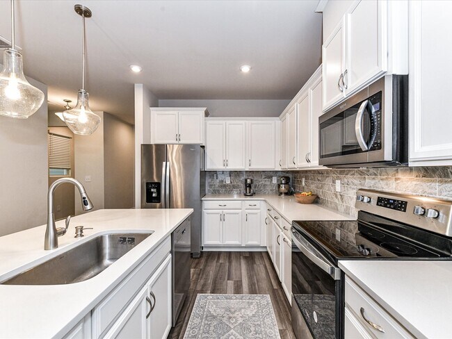 Building Photo - 5661 De Vere Dr