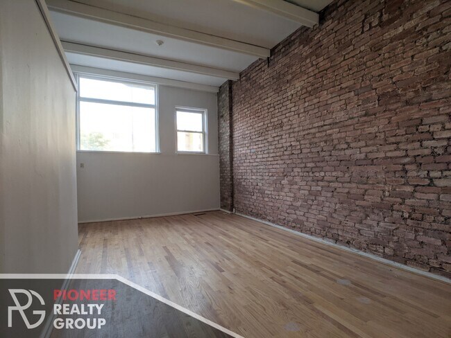 Building Photo - 3544 N Halsted St