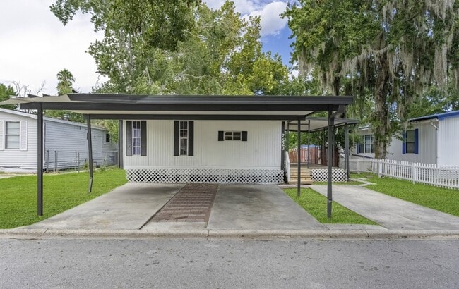 Foto del edificio - 7623 Sunwood Dr