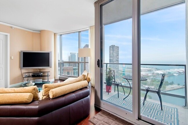 Foto del edificio - Stunning 3b3b Condo Unit in Highly Desired...