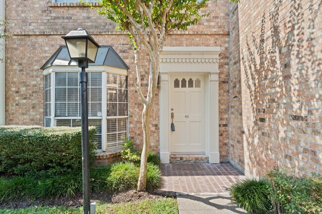 Foto del edificio - 600 Wilcrest Dr